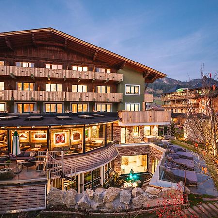 Hotel "Zum Ritter" Tannheim Exteriör bild