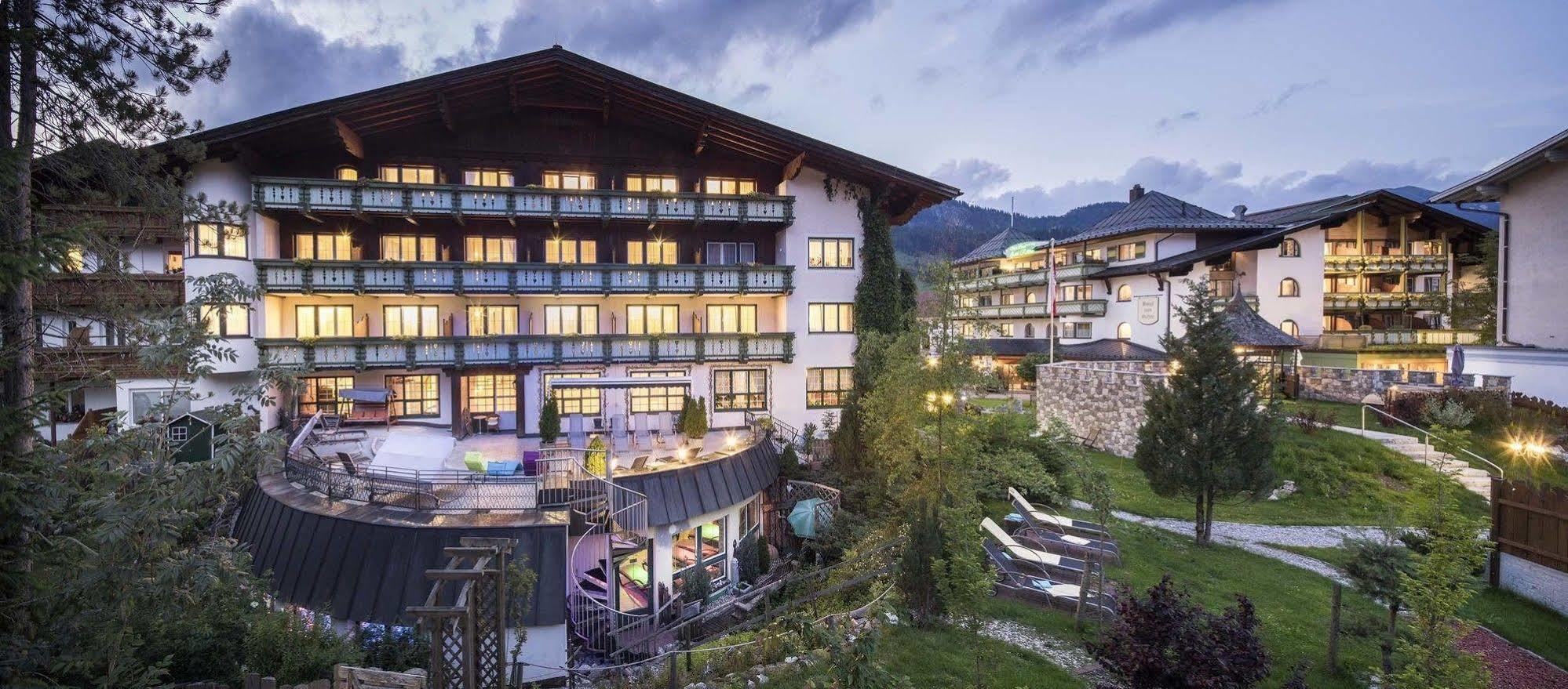 Hotel "Zum Ritter" Tannheim Exteriör bild