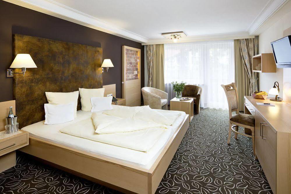 Hotel "Zum Ritter" Tannheim Exteriör bild